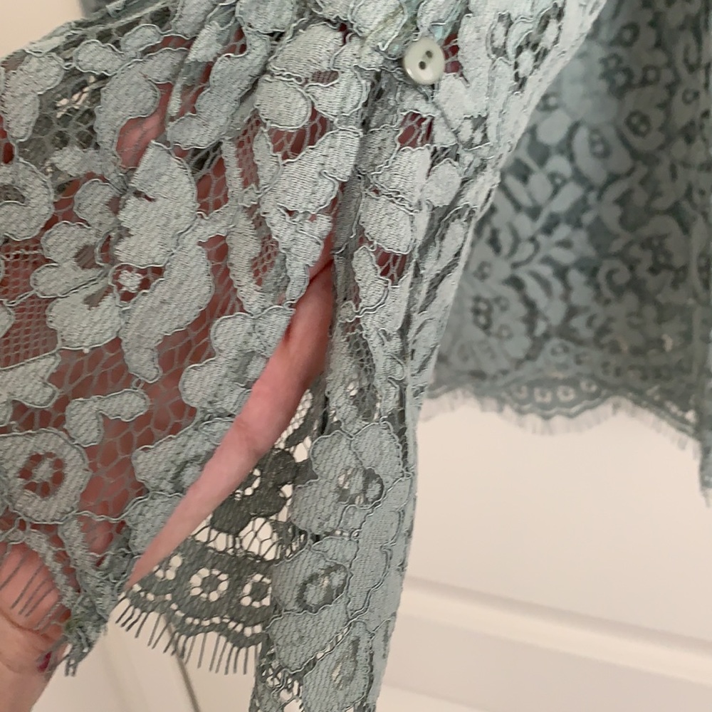 Romantic lined lace blouse. - Picture 7 of 7